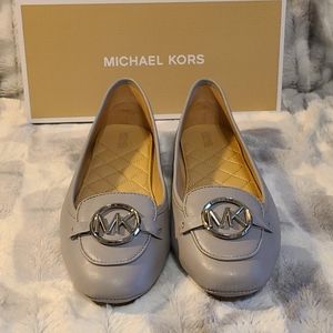 Michael Korea flats